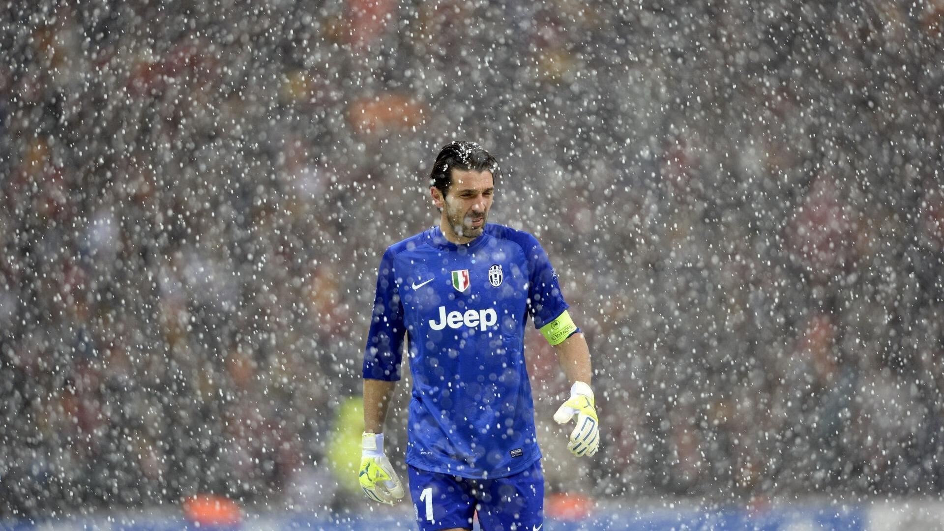 双星对话，马内晋级非洲杯决赛后谈萨拉赫，场上硝烟难掩场下情谊