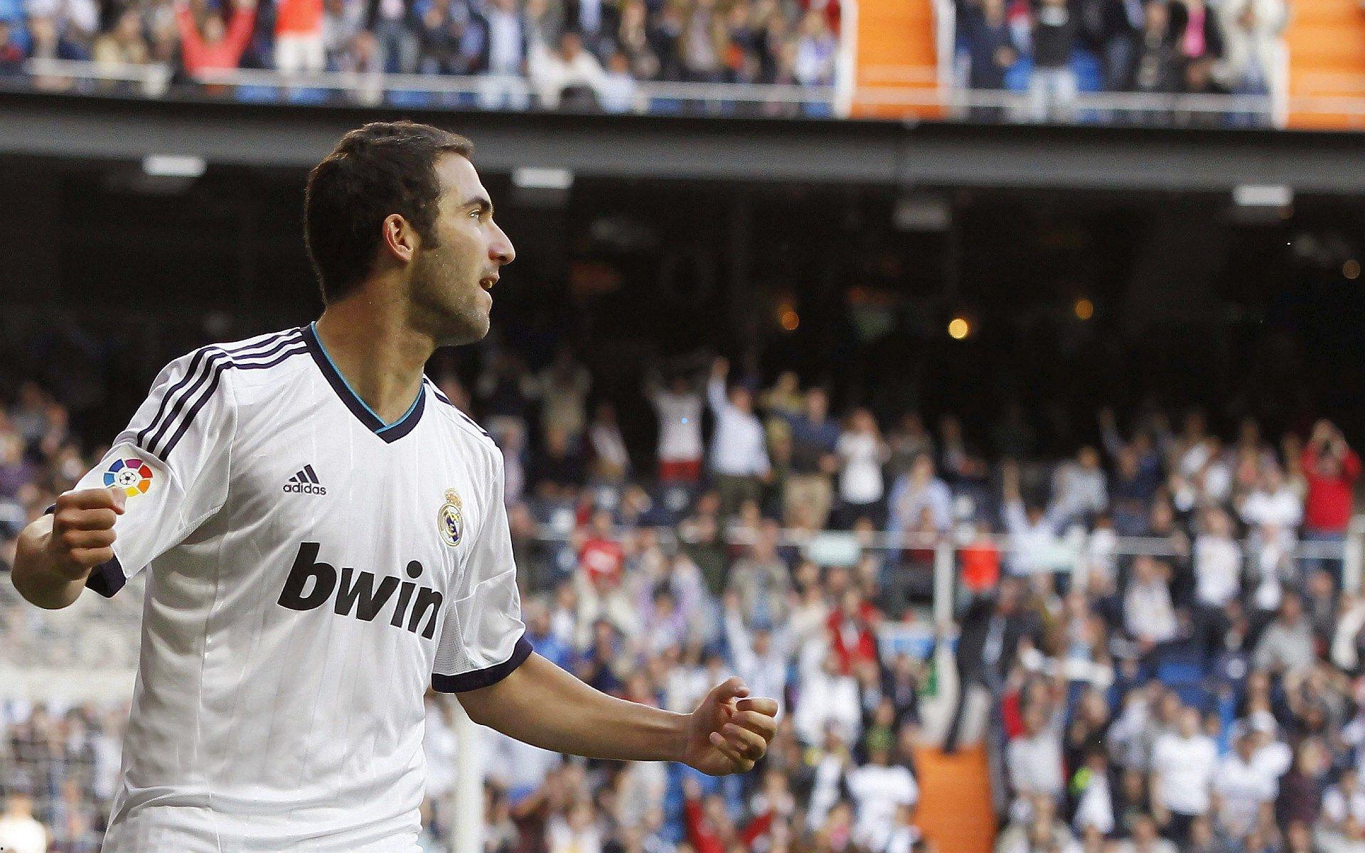 中国足球队挺进亚洲杯决赛,向余望豪言鼓舞全队,王钰栋展望终极对决,彭啸誓言夺取冠军