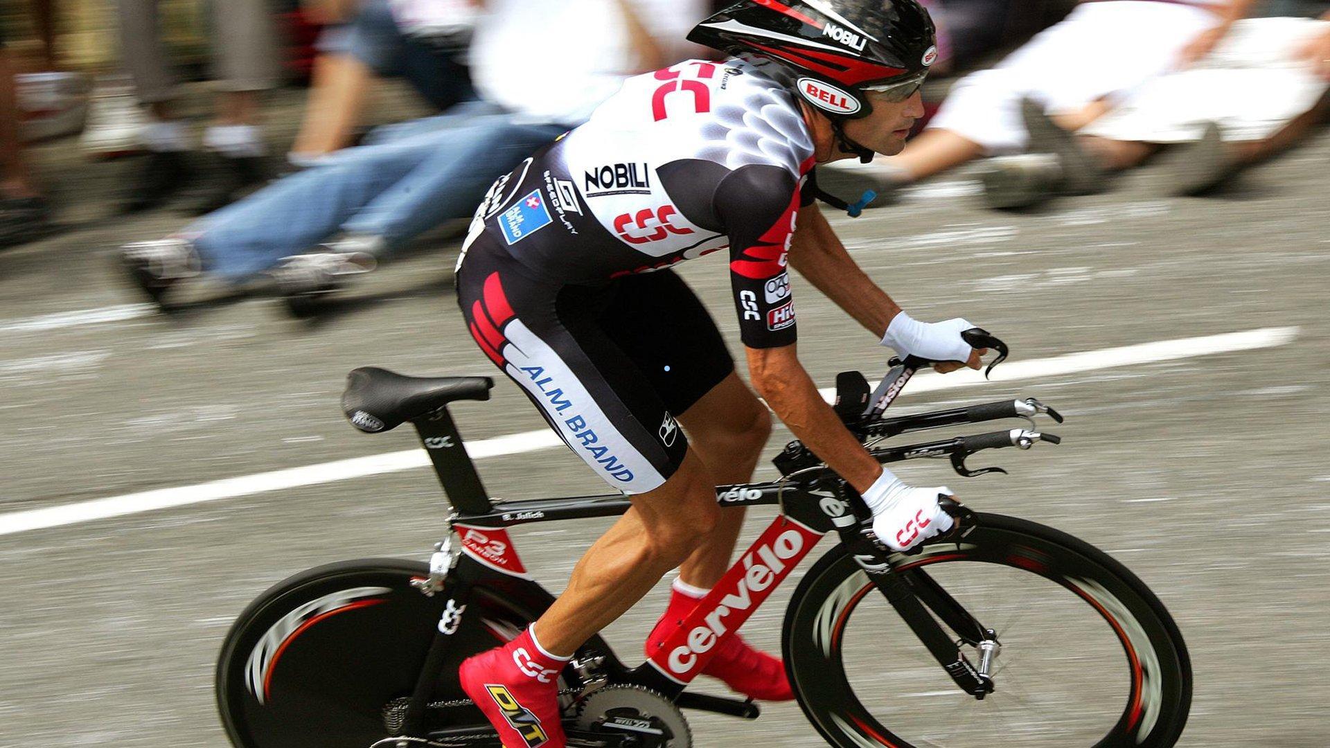 姆巴佩破纪录致敬偶像 模仿C罗经典庆祝动作 深情告白，我将这个成就献给他，他始终对我很亲切